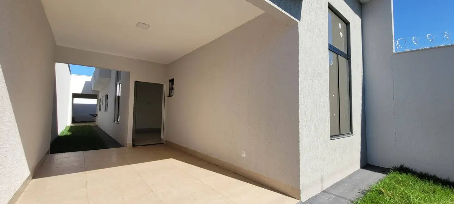 Foto 2 de Casa com 3 quartos à venda, 190m2 em Jardim Cristalino, Aparecida De Goiania - GO