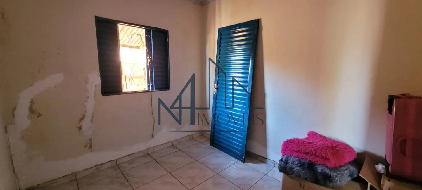 Foto 4 de Casa com 6 quartos à venda, 130m2 em Jardim Iracema, Aparecida De Goiania - GO