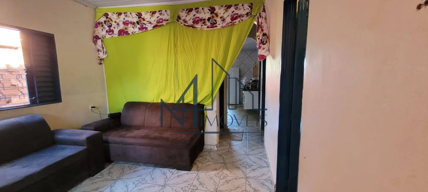 Foto 2 de Casa com 6 quartos à venda, 130m2 em Jardim Iracema, Aparecida De Goiania - GO