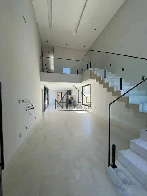 Sobrado com 3 quartos à venda, 322m2 em Aparecida De Goiania - GO - imagem 6 Foto 6 de Sobrado com 3 quartos à venda, 322m2 em Aparecida De Goiania - GO