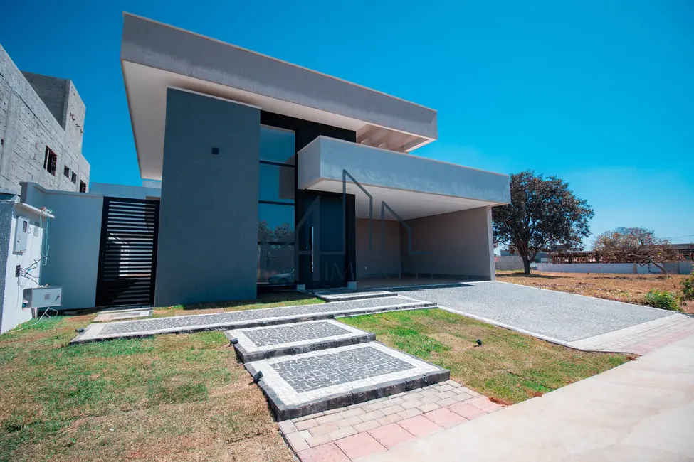 Foto 2 de Casa com 3 quartos à venda, 322m2 em Aparecida De Goiania - GO