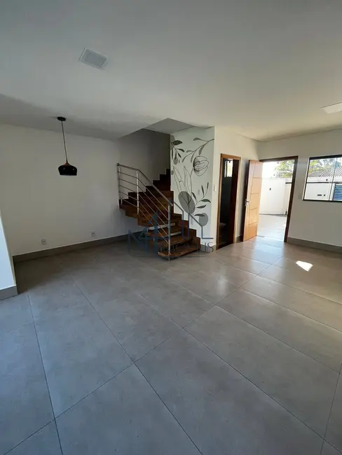 Foto 3 de Casa com 3 quartos à venda, 180m2 em Parque Hayala, Aparecida De Goiania - GO