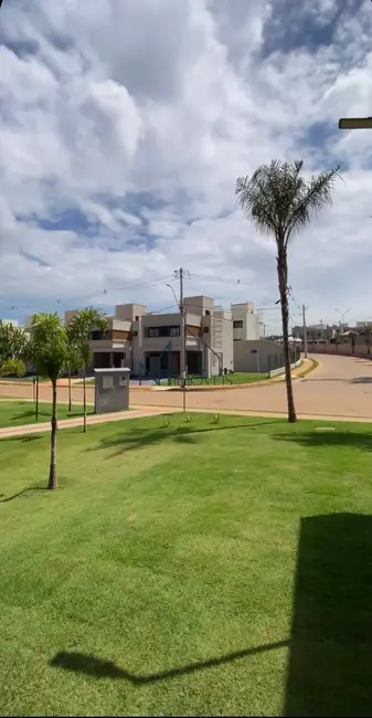 Sobrado com 4 quartos à venda, 201m2 em Aparecida De Goiania - GO - imagem 3 Foto 3 de Sobrado com 4 quartos à venda, 201m2 em Aparecida De Goiania - GO