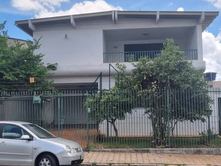 Foto 1 de Casa com 4 quartos à venda em Setor Leste Universitário, Goiania - GO