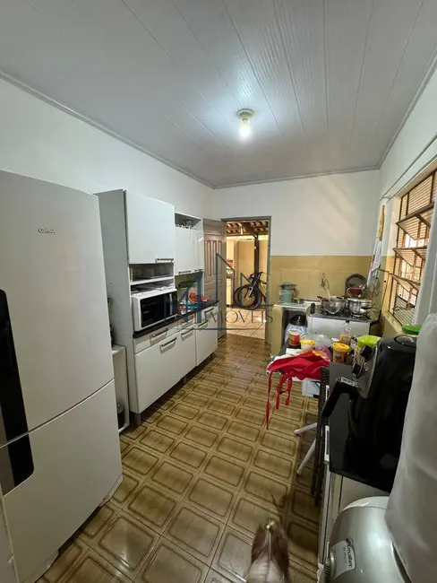 Casa com 3 quartos à venda, 429m2 em Setor Coimbra, Goiania - GO - imagem 4 Foto 4 de Casa com 3 quartos à venda, 429m2 em Setor Coimbra, Goiania - GO