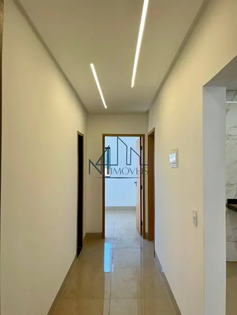 Casa com 3 quartos à venda, 300m2 em Setor Grajaú, Goiania - GO - imagem 4 Foto 4 de Casa com 3 quartos à venda, 300m2 em Setor Grajaú, Goiania - GO