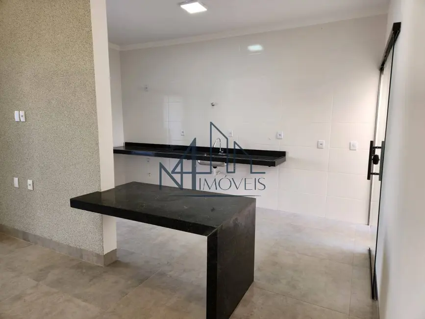 Casa com 3 quartos à venda, 150m2 em Residencial Jardim Canedo III, Senador Canedo - GO - imagem 4 Foto 4 de Casa com 3 quartos à venda, 150m2 em Residencial Jardim Canedo III, Senador Canedo - GO