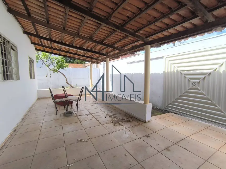 Foto 4 de Casa com 2 quartos à venda, 366m2 em Parque Montreal, Aparecida De Goiania - GO