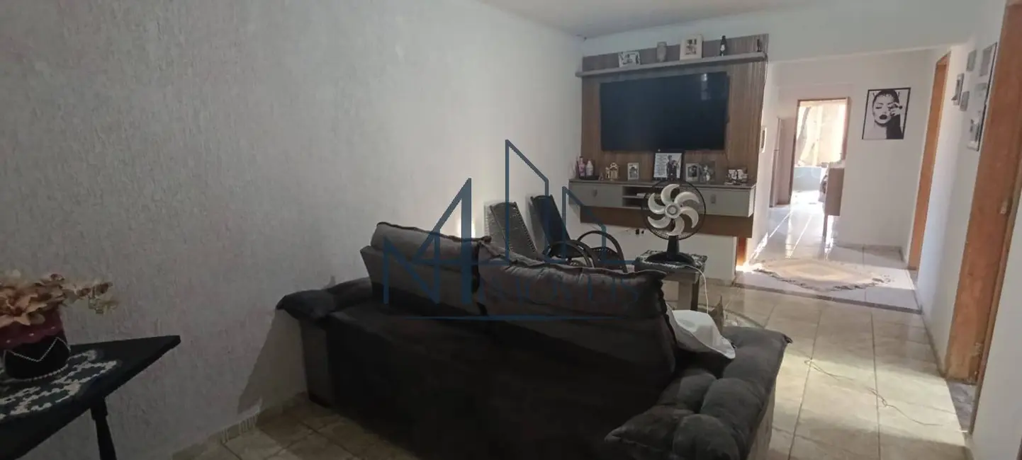 Casa com 4 quartos à venda, 500m2 em Independência, Aparecida De Goiania - GO - imagem 3 Foto 3 de Casa com 4 quartos à venda, 500m2 em Independência, Aparecida De Goiania - GO