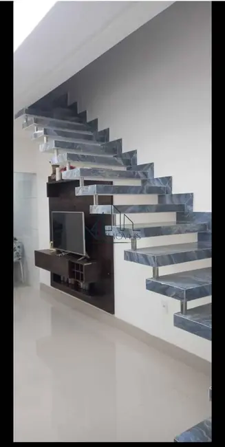 Sobrado com 4 quartos à venda, 203m2 em Jardim Veneza, Aparecida De Goiania - GO - imagem 5 Foto 5 de Sobrado com 4 quartos à venda, 203m2 em Jardim Veneza, Aparecida De Goiania - GO