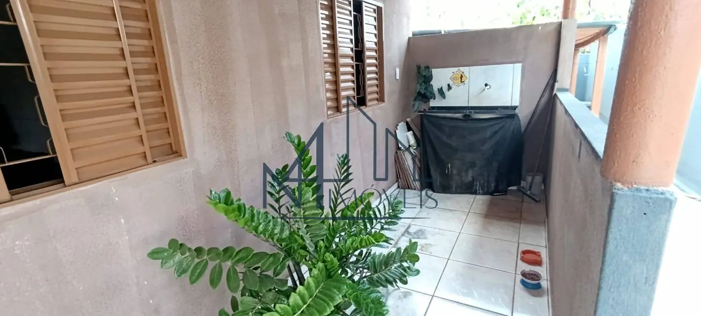 Casa com 2 quartos à venda, 360m2 em Chácaras São Pedro, Aparecida De Goiania - GO - imagem 3 Foto 3 de Casa com 2 quartos à venda, 360m2 em Chácaras São Pedro, Aparecida De Goiania - GO