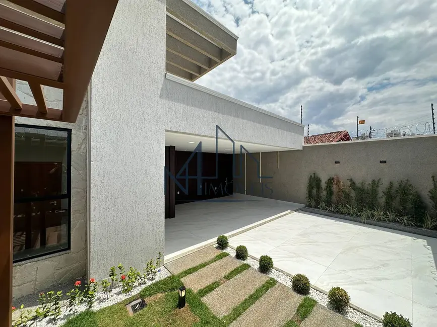 Casa com 4 quartos à venda, 385m2 em Jardim América, Goiania - GO - imagem 3 Foto 3 de Casa com 4 quartos à venda, 385m2 em Jardim América, Goiania - GO