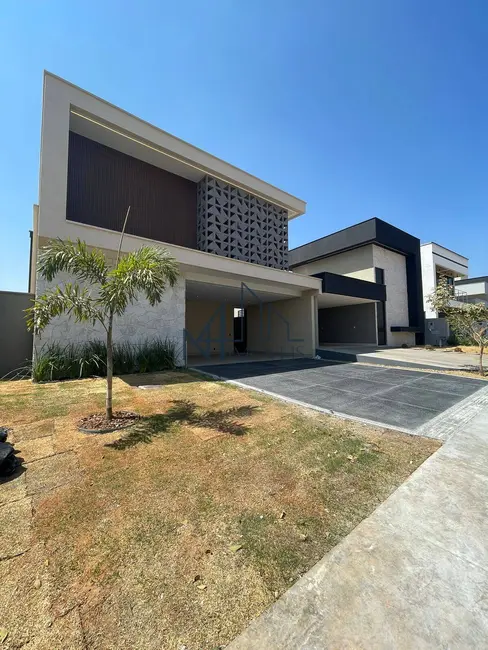 Foto 1 de Sobrado com 5 quartos à venda, 315m2 em Residencial Araguaia, Aparecida De Goiania - GO