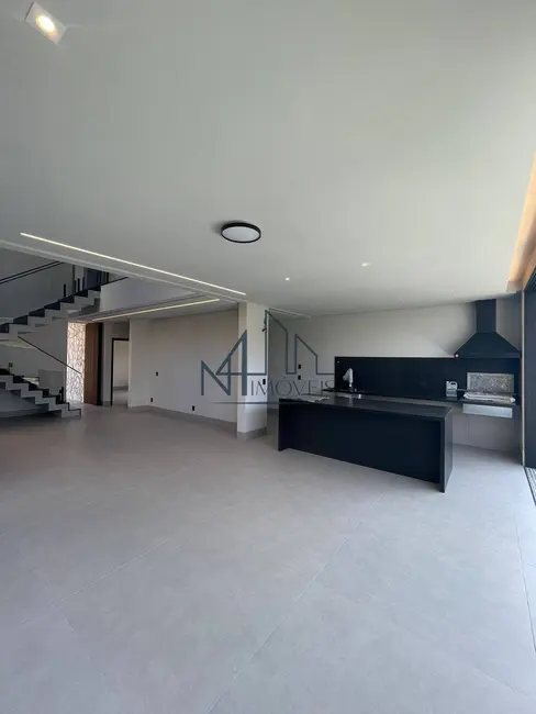 Foto 3 de Sobrado com 5 quartos à venda, 315m2 em Residencial Araguaia, Aparecida De Goiania - GO