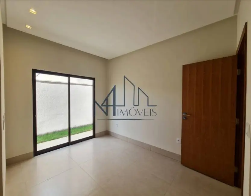 Casa com 3 quartos à venda, 300m2 em Jardins Nápoles, Senador Canedo - GO - imagem 4 Foto 4 de Casa com 3 quartos à venda, 300m2 em Jardins Nápoles, Senador Canedo - GO