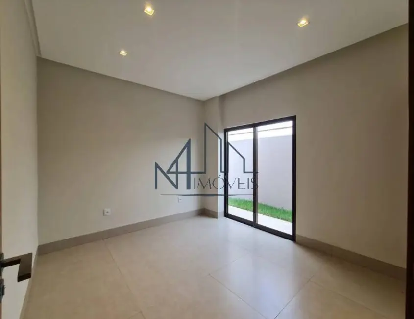 Casa com 3 quartos à venda, 300m2 em Jardins Nápoles, Senador Canedo - GO - imagem 8 Foto 8 de Casa com 3 quartos à venda, 300m2 em Jardins Nápoles, Senador Canedo - GO