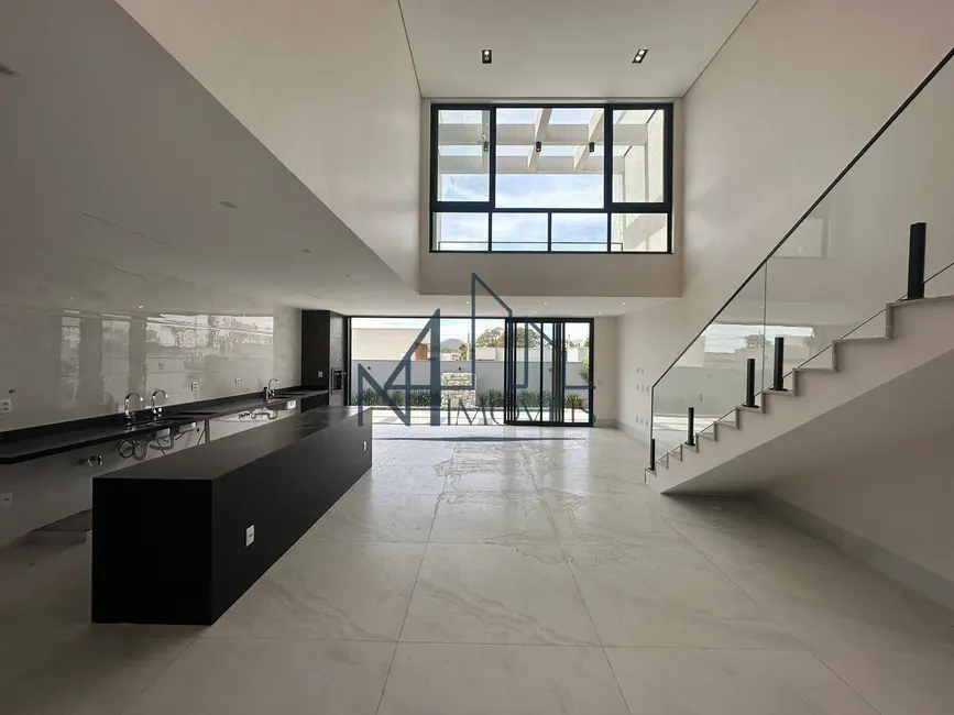 Sobrado com 4 quartos à venda, 375m2 em Jardins Nápoles, Senador Canedo - GO - imagem 7 Foto 7 de Sobrado com 4 quartos à venda, 375m2 em Jardins Nápoles, Senador Canedo - GO