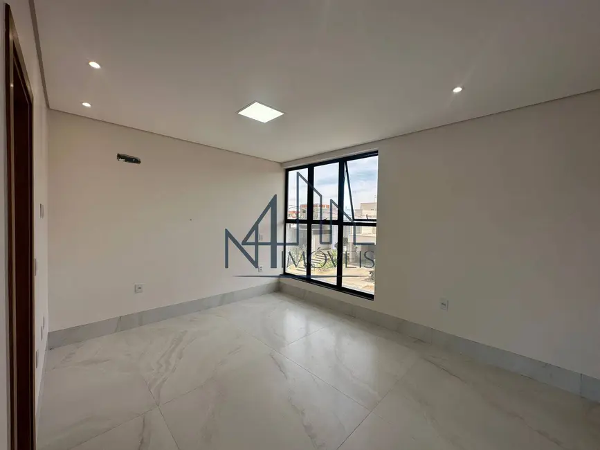 Sobrado com 4 quartos à venda, 375m2 em Jardins Nápoles, Senador Canedo - GO - imagem 9 Foto 9 de Sobrado com 4 quartos à venda, 375m2 em Jardins Nápoles, Senador Canedo - GO