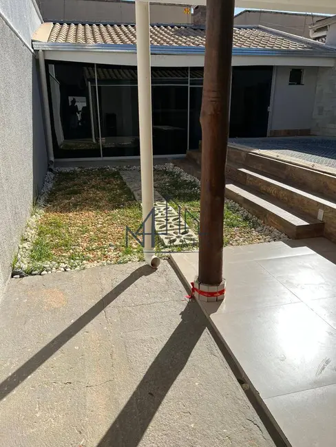 Foto 2 de Casa com 3 quartos à venda, 220m2 em Parque Primavera, Aparecida De Goiania - GO
