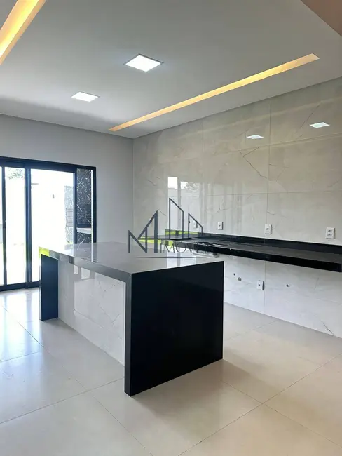 Foto 8 de Casa com 3 quartos à venda, 360m2 em Jardim Cristalino, Aparecida De Goiania - GO