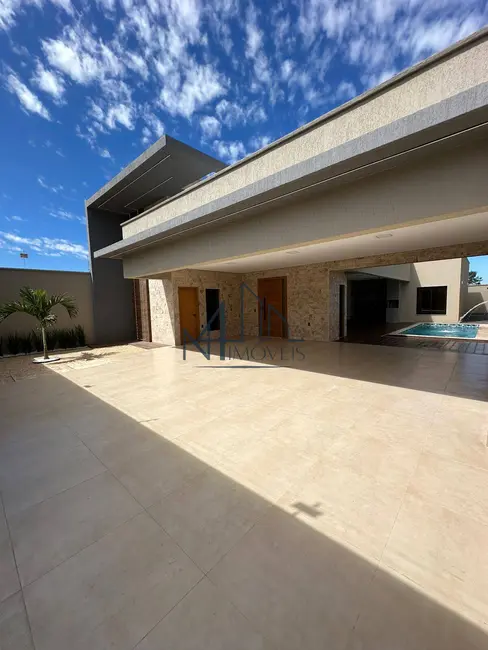 Foto 1 de Casa com 3 quartos à venda, 360m2 em Setor Cristina II Expansão, Trindade - GO