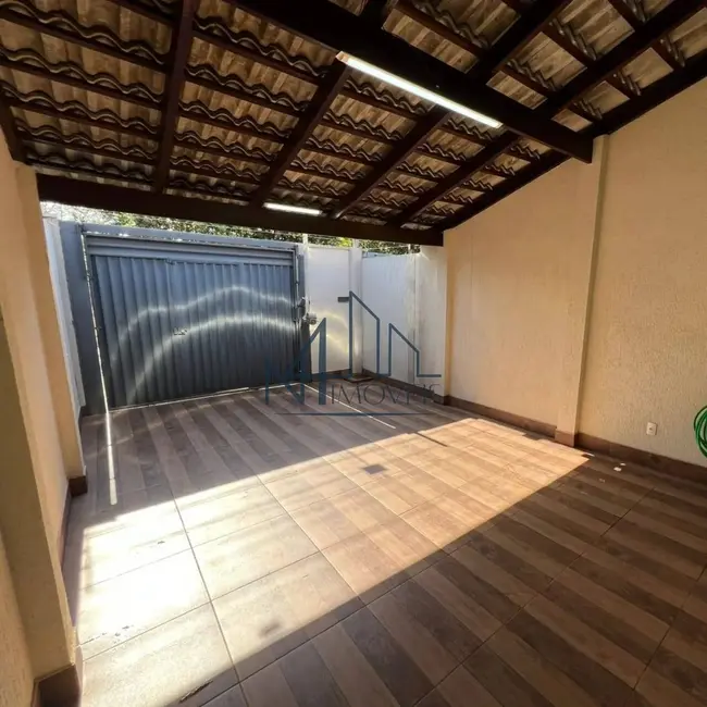 Foto 2 de Casa com 2 quartos à venda, 120m2 em Goiania - GO