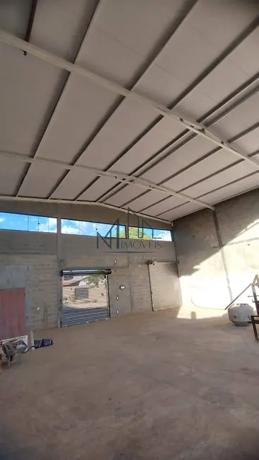 Foto 3 de Armazém / Galpão à venda, 252m2 em Vila Brasília, Aparecida De Goiania - GO