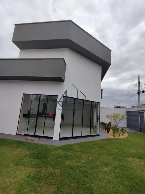 Foto 2 de Casa com 3 quartos à venda, 236m2 em Setor Orientville, Goiania - GO