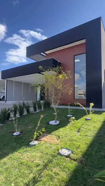 Foto 1 de Casa com 3 quartos à venda, 360m2 em Residencial Condomínio Jardim Veneza, Senador Canedo - GO