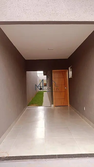 Casa com 3 quartos à venda, 180m2 em Setor Garavelo, Aparecida De Goiania - GO - imagem 5 Foto 5 de Casa com 3 quartos à venda, 180m2 em Setor Garavelo, Aparecida De Goiania - GO