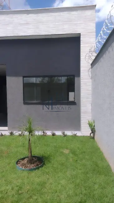 Casa com 3 quartos à venda, 180m2 em Setor Garavelo, Aparecida De Goiania - GO - imagem 4 Foto 4 de Casa com 3 quartos à venda, 180m2 em Setor Garavelo, Aparecida De Goiania - GO