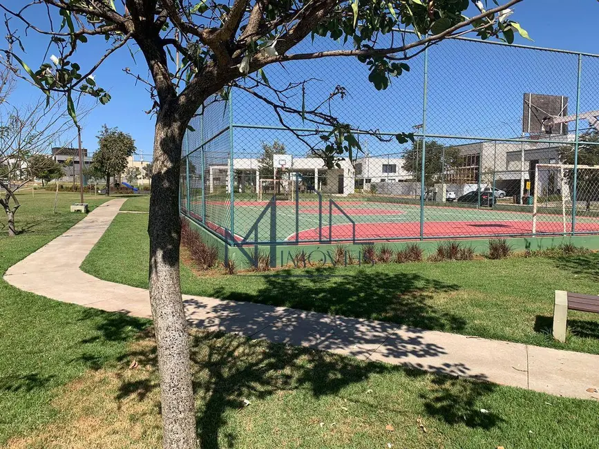 Foto 3 de Terreno / Lote à venda, 324m2 em Jardim Cristal, Aparecida De Goiania - GO