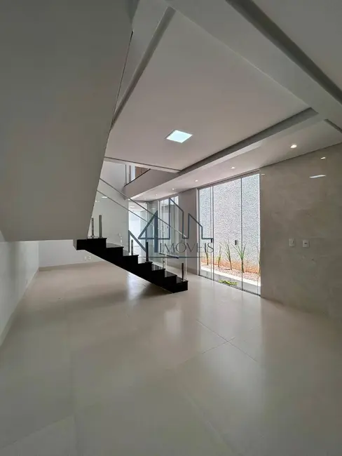 Sobrado com 3 quartos à venda, 180m2 em Residencial Morumbi, Goiania - GO - imagem 4 Foto 4 de Sobrado com 3 quartos à venda, 180m2 em Residencial Morumbi, Goiania - GO