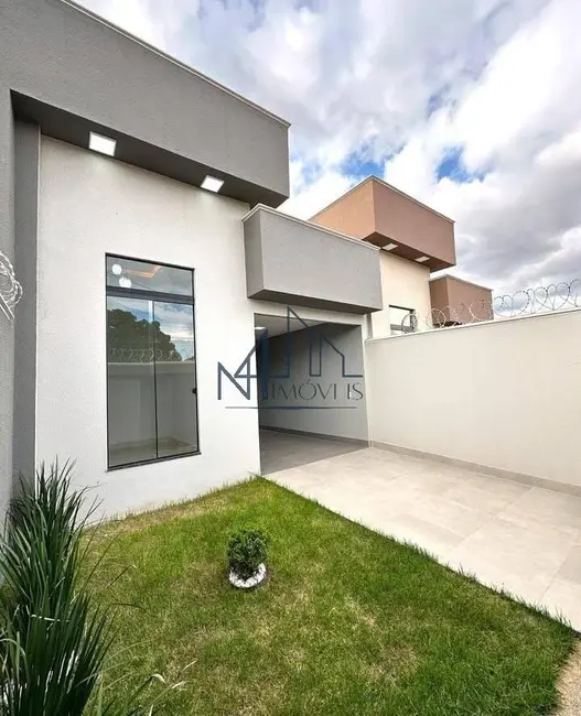 Foto 1 de Casa com 3 quartos à venda, 185m2 em Jardim Cristalino, Aparecida De Goiania - GO