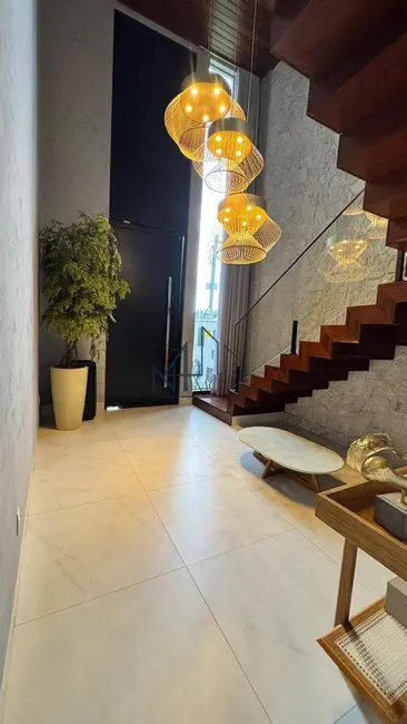 Foto 8 de Casa com 3 quartos à venda, 250m2 em Aparecida De Goiania - GO