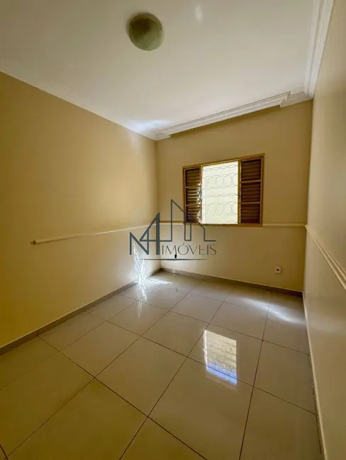 Casa com 3 quartos à venda, 198m2 em Aparecida De Goiania - GO - imagem 8 Foto 8 de Casa com 3 quartos à venda, 198m2 em Aparecida De Goiania - GO