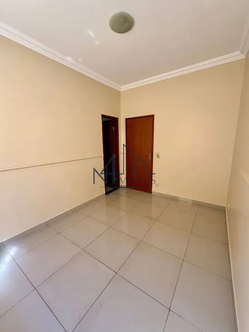 Casa com 3 quartos à venda, 198m2 em Aparecida De Goiania - GO - imagem 9 Foto 9 de Casa com 3 quartos à venda, 198m2 em Aparecida De Goiania - GO