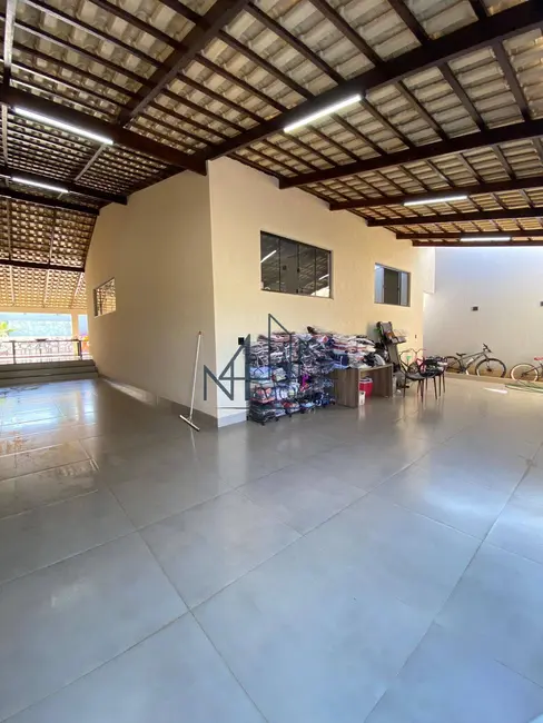 Casa com 3 quartos à venda, 360m2 em Residencial Cândido Queiroz, Aparecida De Goiania - GO - imagem 2 Foto 2 de Casa com 3 quartos à venda, 360m2 em Residencial Cândido Queiroz, Aparecida De Goiania - GO