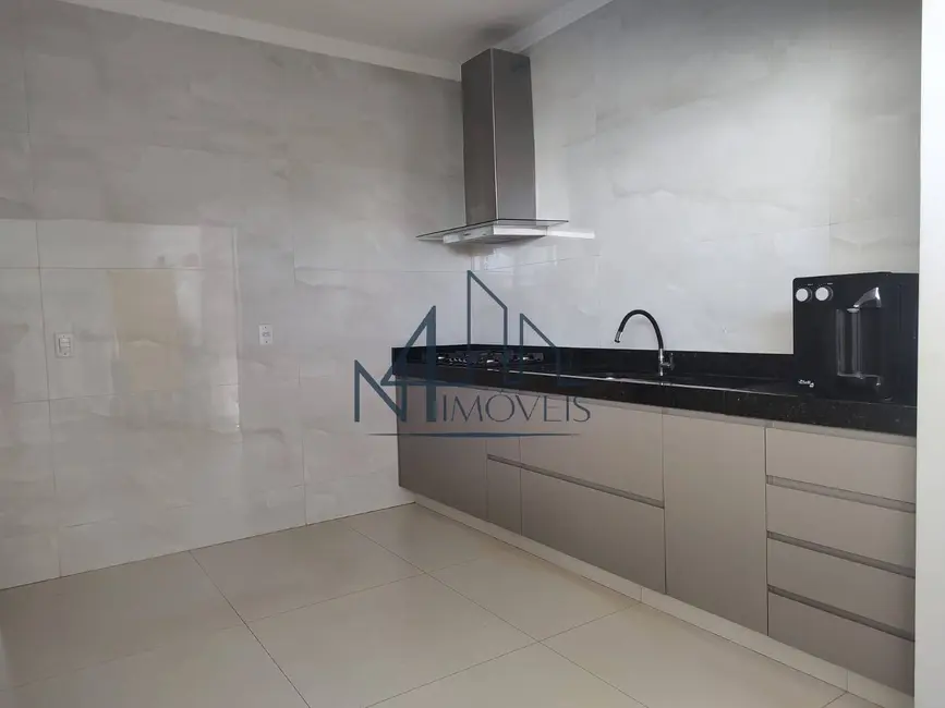 Foto 9 de Casa com 3 quartos à venda, 240m2 em Residencial Canadá, Goiania - GO