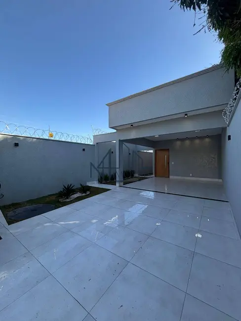 Casa com 3 quartos à venda, 217m2 em Setor Central, Goiania - GO - imagem 2 Foto 2 de Casa com 3 quartos à venda, 217m2 em Setor Central, Goiania - GO