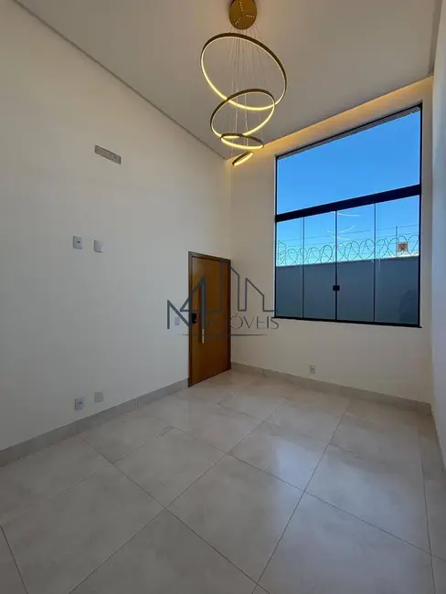 Casa com 3 quartos à venda, 217m2 em Setor Central, Goiania - GO - imagem 5 Foto 5 de Casa com 3 quartos à venda, 217m2 em Setor Central, Goiania - GO