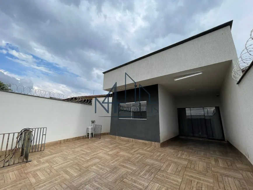 Foto 1 de Casa com 3 quartos à venda, 254m2 em Mansões Paraíso, Aparecida De Goiania - GO