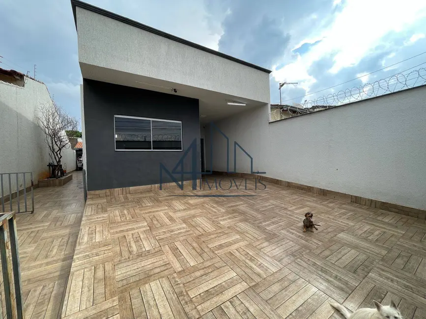 Foto 2 de Casa com 3 quartos à venda, 254m2 em Mansões Paraíso, Aparecida De Goiania - GO