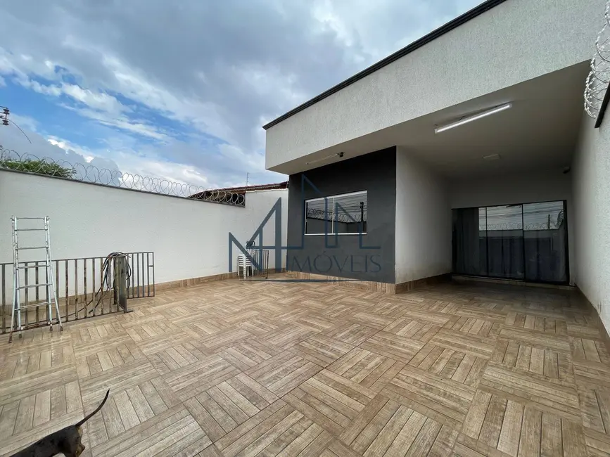 Foto 3 de Casa com 3 quartos à venda, 254m2 em Mansões Paraíso, Aparecida De Goiania - GO