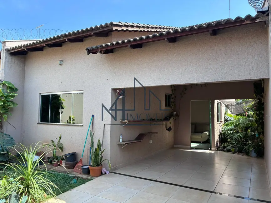 Casa com 3 quartos à venda, 197m2 em Cardoso Continuação, Aparecida De Goiania - GO - imagem 1 Foto 1 de Casa com 3 quartos à venda, 197m2 em Cardoso Continuação, Aparecida De Goiania - GO