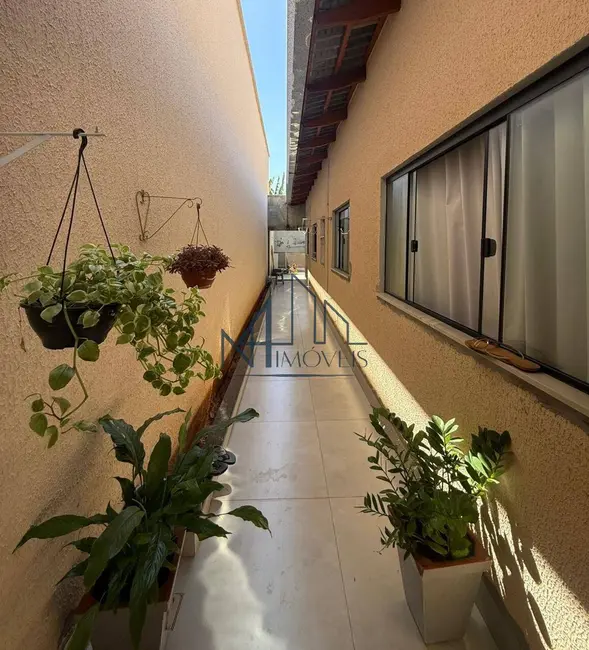 Foto 4 de Casa com 3 quartos à venda, 185m2 em Setor Serra Dourada - 1ª Etapa, Aparecida De Goiania - GO