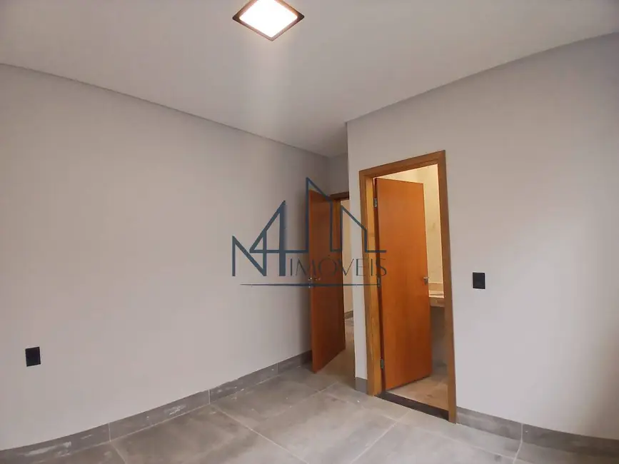 Foto 9 de Casa com 2 quartos à venda, 195m2 em Morada dos Pássaros, Aparecida De Goiania - GO