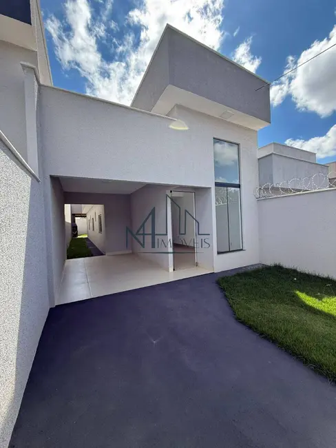 Casa com 3 quartos à venda, 180m2 em Setor Colonial Sul, Aparecida De Goiania - GO - imagem 1 Foto 1 de Casa com 3 quartos à venda, 180m2 em Setor Colonial Sul, Aparecida De Goiania - GO