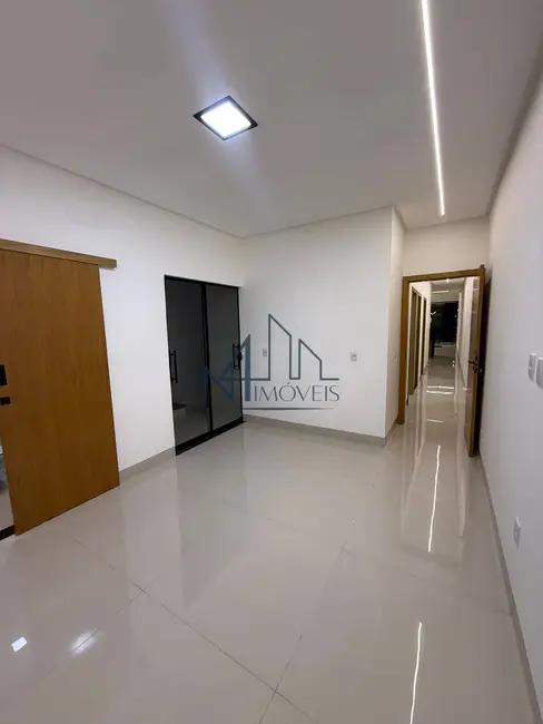 Casa com 3 quartos à venda, 150m2 em Residencial Recanto do Bosque, Goiania - GO - imagem 3 Foto 3 de Casa com 3 quartos à venda, 150m2 em Residencial Recanto do Bosque, Goiania - GO