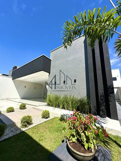 Foto 1 de Casa com 3 quartos à venda, 230m2 em Residencial Monte Cristo, Trindade - GO